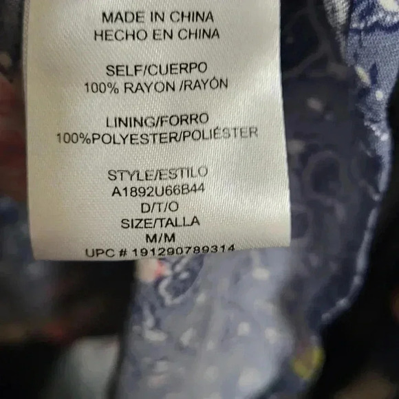 blue flowered dress, above the knee length, sz Medium, button up front - Picture 6 of 7